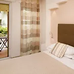 Guest house Comfort Con Piscina 4*