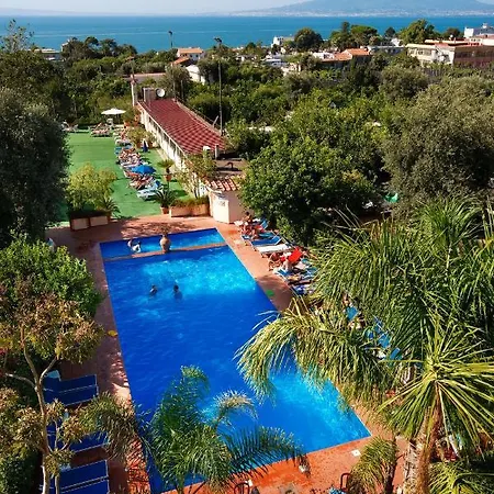 Comfort Con Piscina Affittacamere 3*