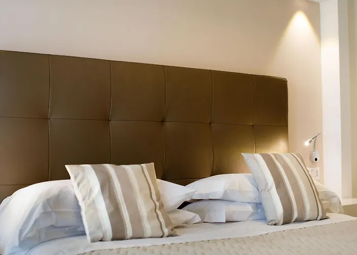 Comfort Con Piscina בית הארחה 4*